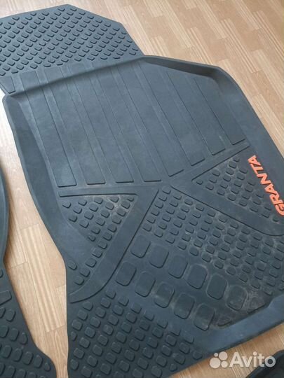 Комплект ковриков резиновых на лада Гранта