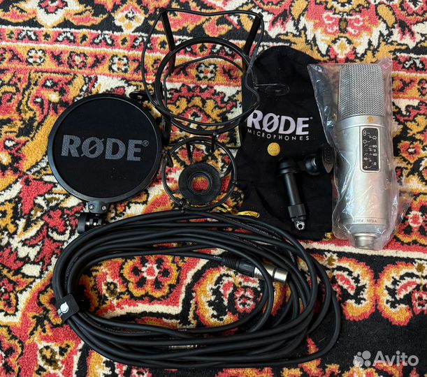 Студийный микрофон Rode NT2-A Studio Solution