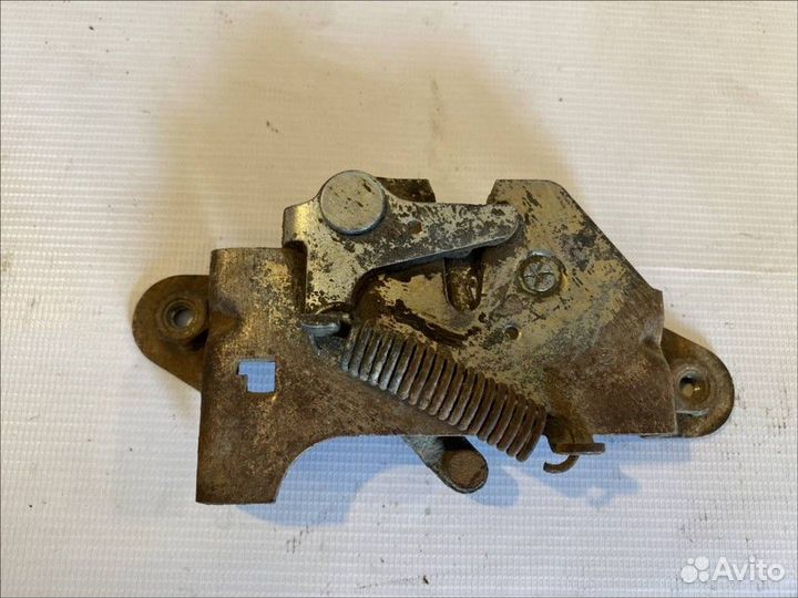 Замок капота LADA 2110