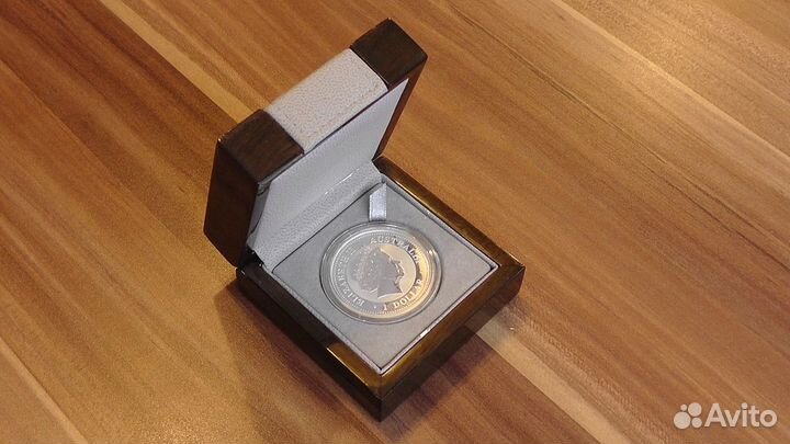 Монета 1 dollar elizabeth II australia 2002