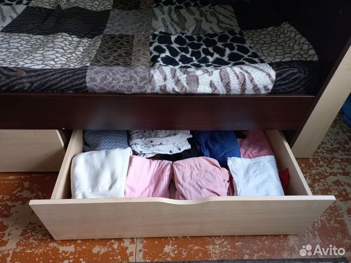 Двухъярусная кровать бу с матрасом на 1 этаже