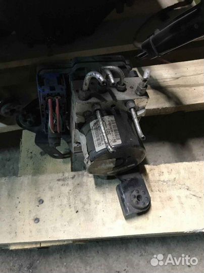 Блок ABS (насос) Renault Megane 3