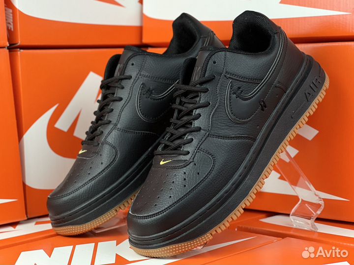 Кроссовки Nike Air Force 1 luxe