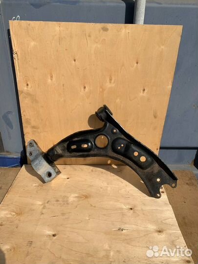 Рычаг передний левый Фольксваген Golf 6