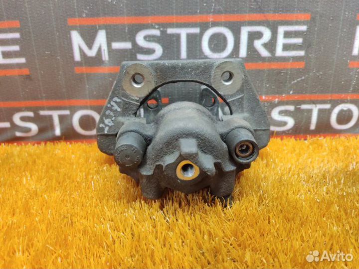 Суппорт задний правый Bmw X5 E53 M54B30 2005