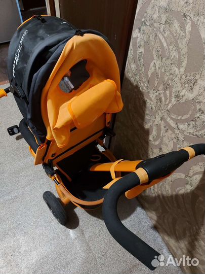 Трехколесный велосипед с ручкой для малышей