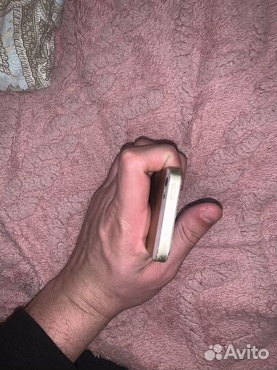 iPhone SE, 32 ГБ