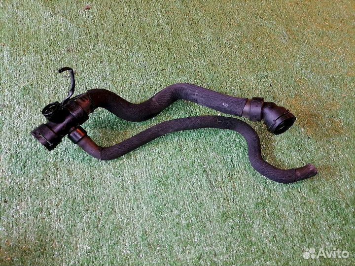 Патрубок охлаждения (радиатора) 8E0121049 Audi A4