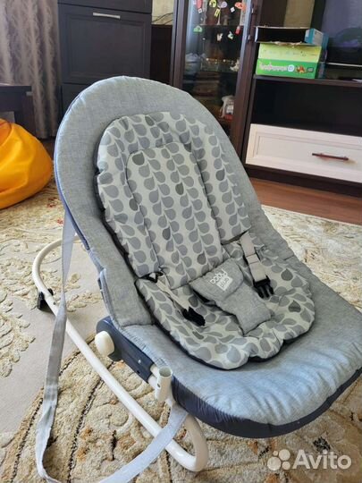 Шезлонг для новорожденных