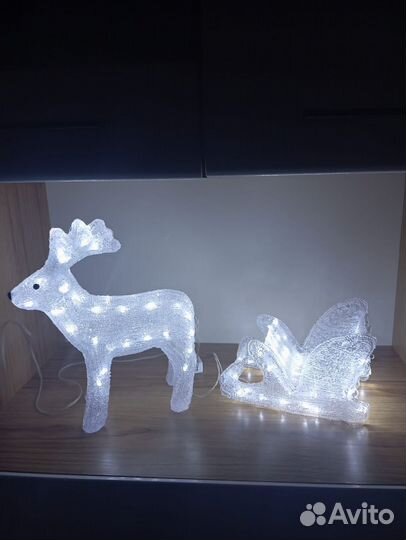 Светодиодный олень с санями