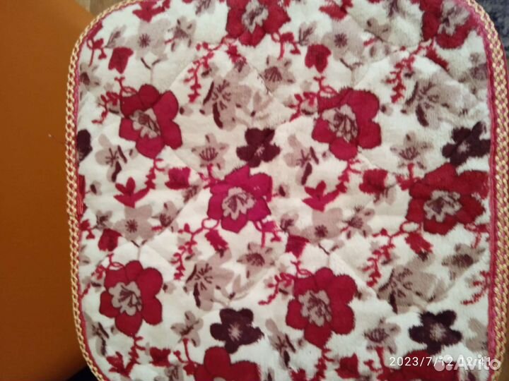 Сидушки на табурет