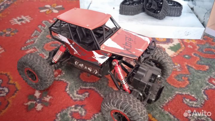 Машина на пульте управления со сменными колесами