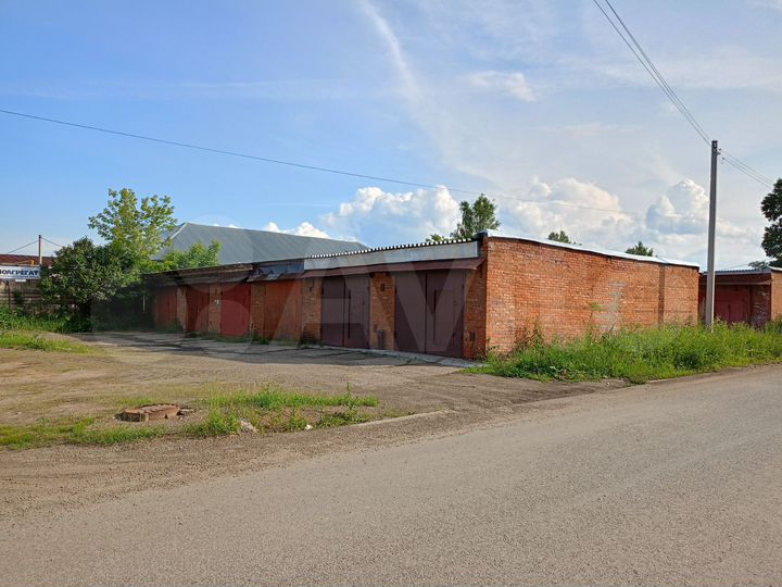 Гараж, > 30 м²