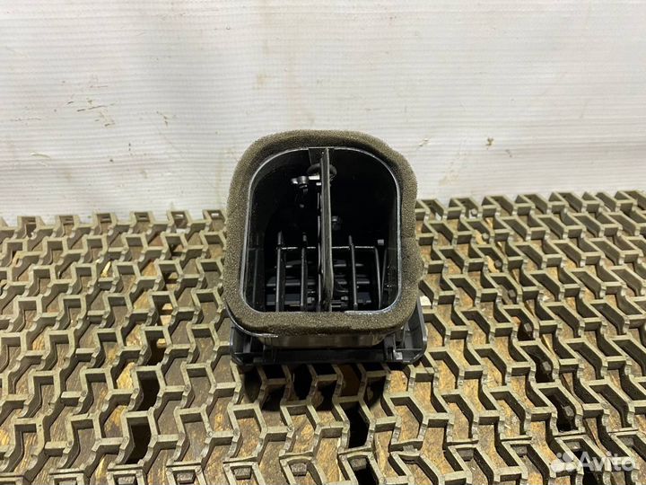 Дефлектор воздушный центральный Range Rover Sport