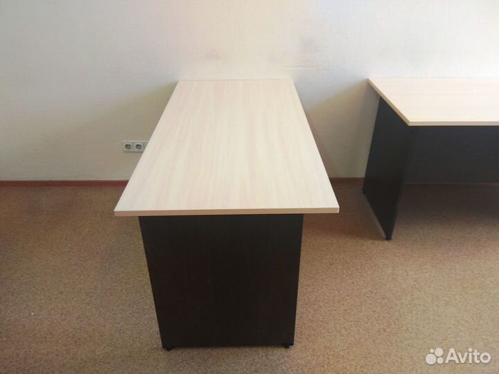Офисный стол