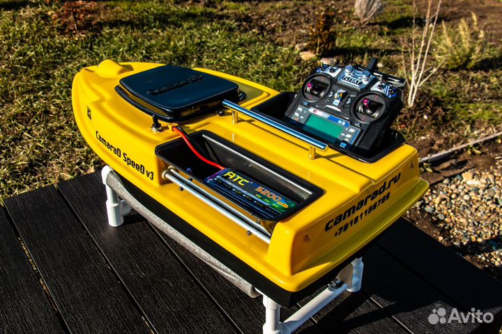 Прикормочный кораблик:2 акб,глубиномер,автопилот