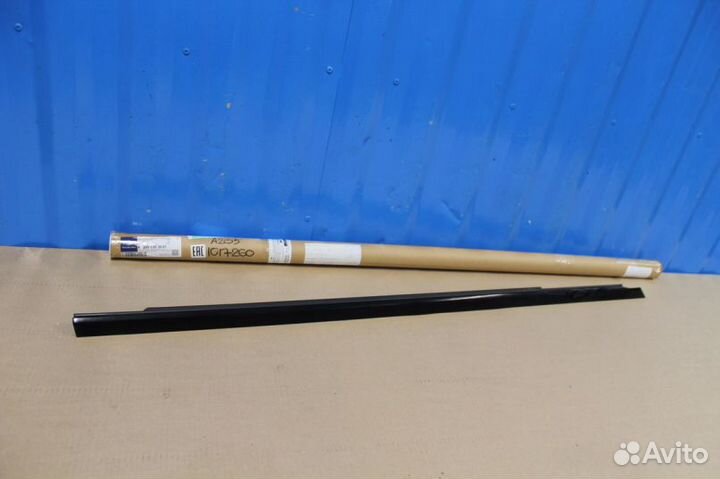 Молдинг стекла передней правой двери Mercedes C-kl