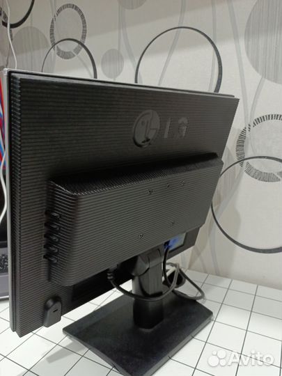 Монитор LG для компьютера
