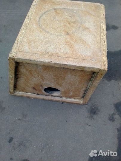 Короб под динамик 10
