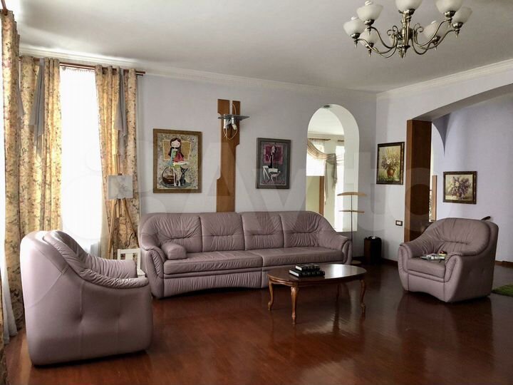 Дом 240 м² на участке 1,5 сот.