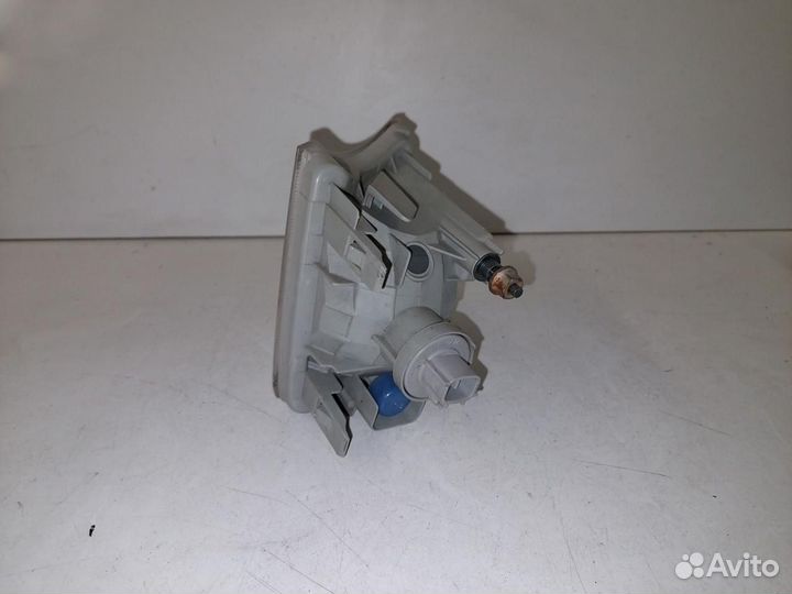 Поворотник правый Toyota Prius 3 ZVW30 81510-47010