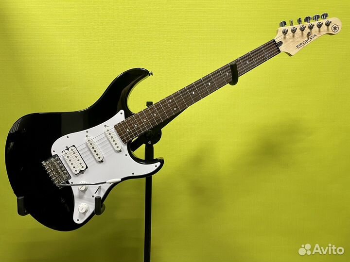Электрогитара Yamaha Pacifica 112