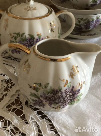 Чайный сервиз и большой бокал сирень. 1959год