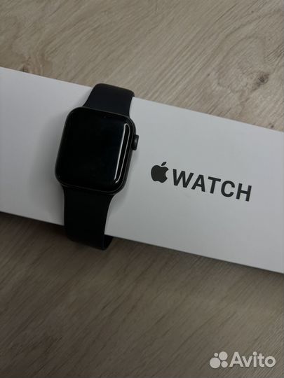 Часы Apple Watch SE 40 mm 2020