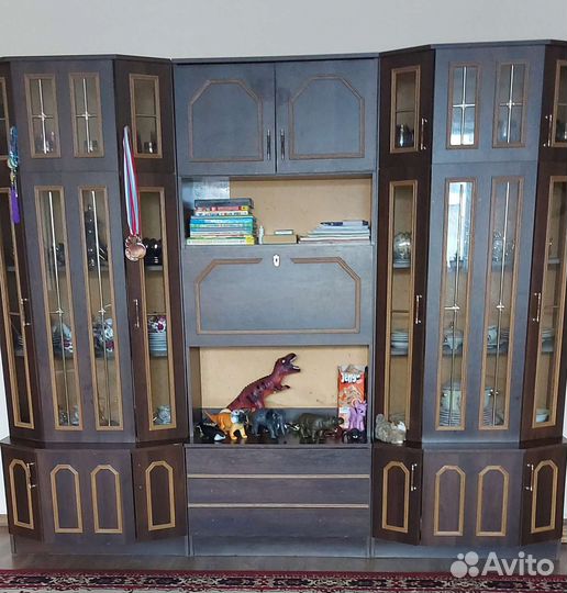 Стенка горка в гостиную