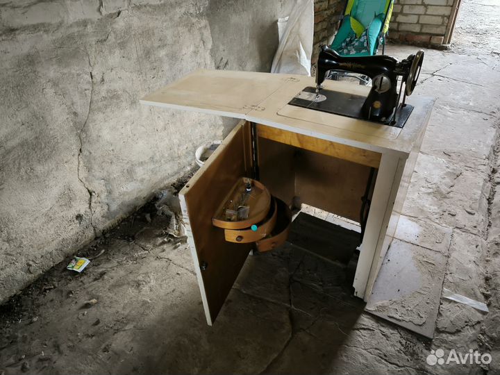 Швейная машинка