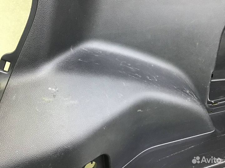 Обшивка багажника Toyota Rav 4 (XA50) 2018 647300R