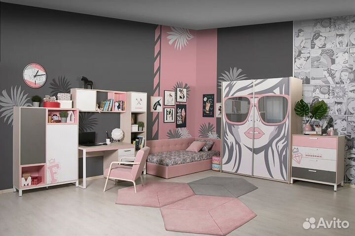 Шкафы, комод и письменный стол