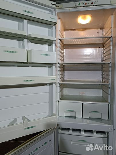 Холодильник Ariston
