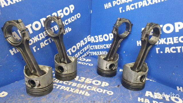 Поршень с шатуном Mitsubishi L300 4G92 1997