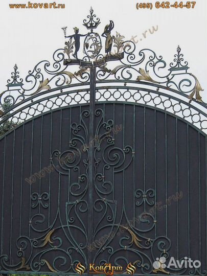 Распашные кованые ворота с калиткой