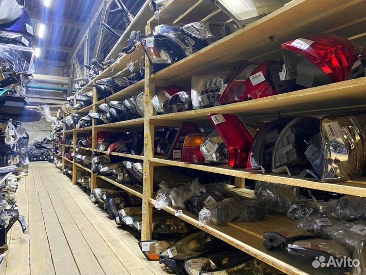 Ветровик левый Toyota Mark Ii GX90 1GFE 1993