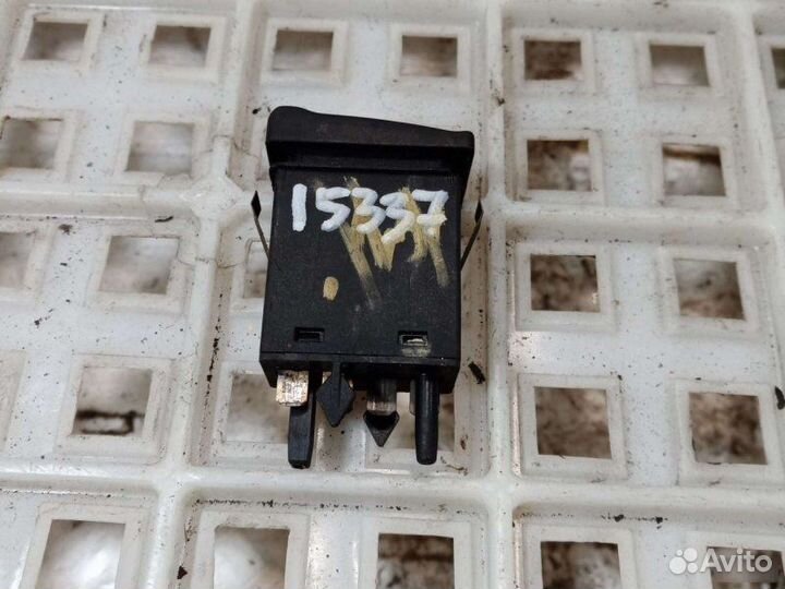 Кнопка подогрева стекла задняя Audi А6 С4