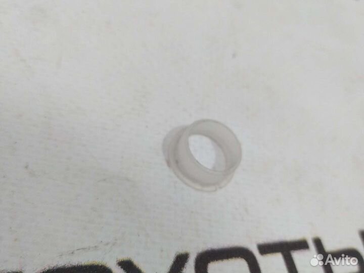 Втулка крепления подлокотника Nissan Note E11