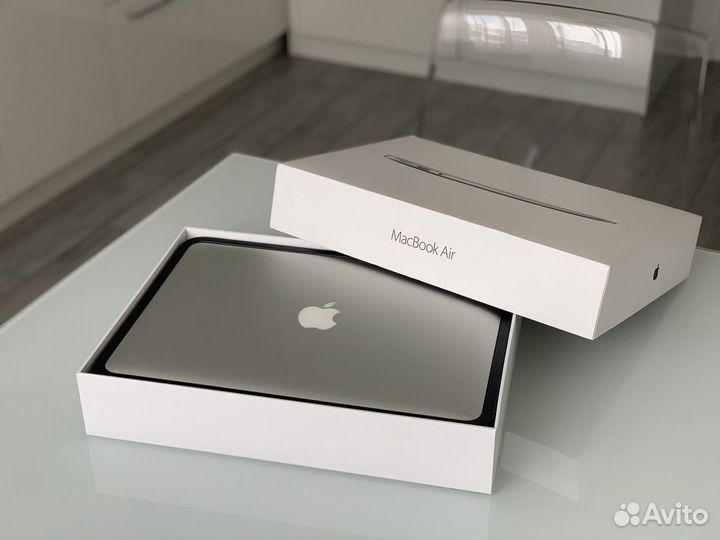 Apple macbook air 13,3 mid 2018 i5 (куплен в 2020)