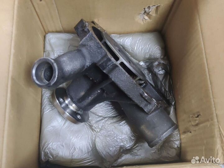 Насос водяной помпа Mitsubishi Fuso 6d16t