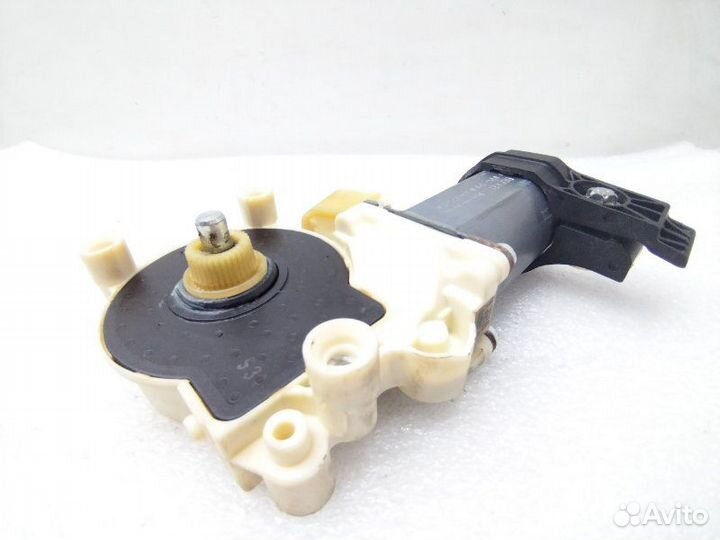 Моторчик стеклоподъемника передний правый Bmw