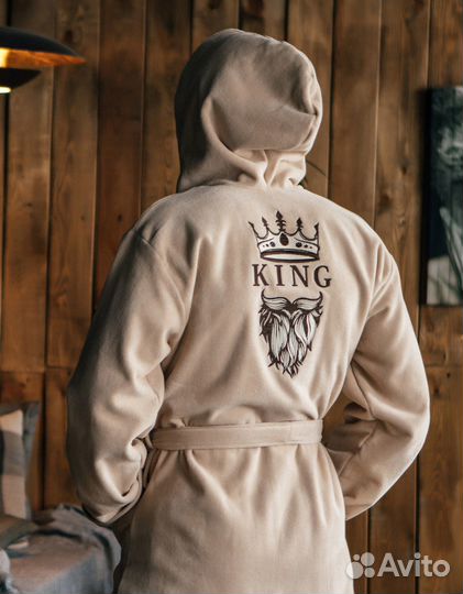 Мужской махровый халат с вышивкой