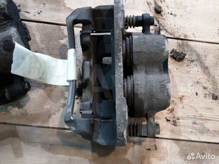 Суппорта передняя левая Opel Antara