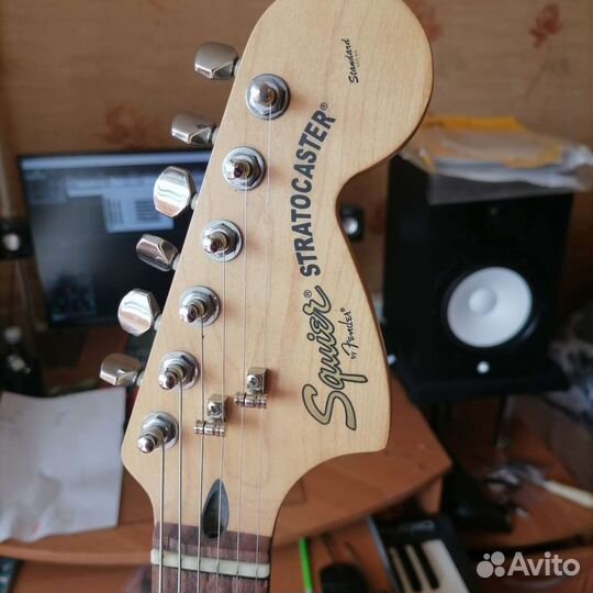 Электрогитара squier Stratocaster standart