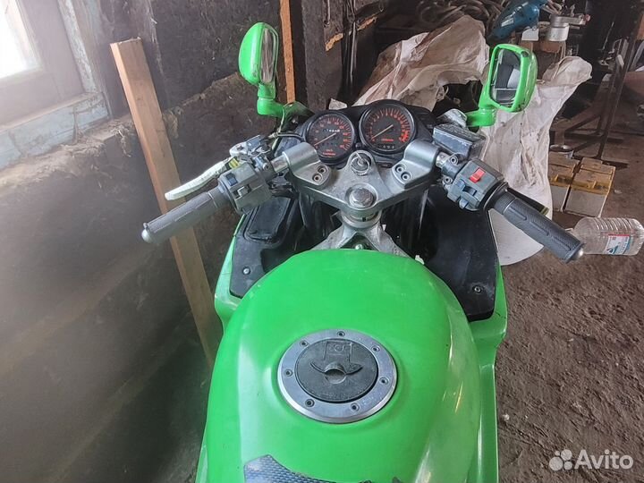 Кавасаки ZZR250
