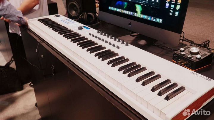 Midi клавиатура Arturia Keylab Essential 88