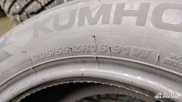 Kumho Ecsta HS52 225/50 R17 98W