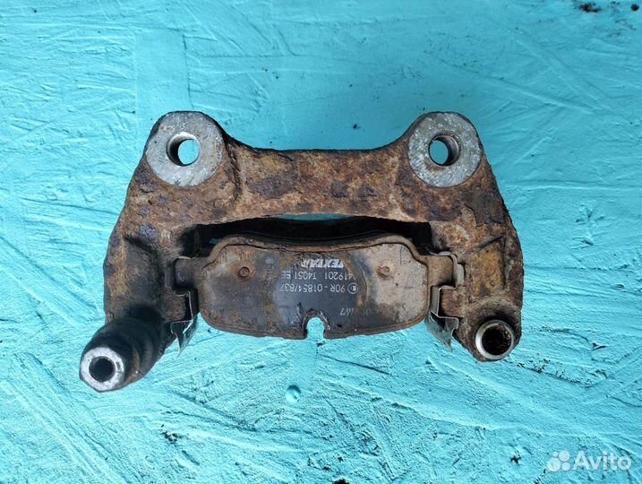 Скоба суппорта заднего правого Land Rover 3