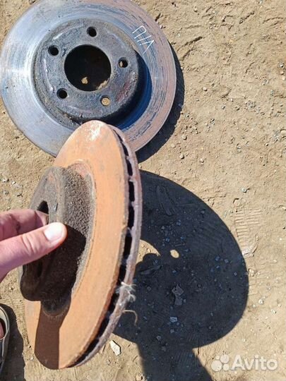 Тормозные диски Волга 31105 2007 г