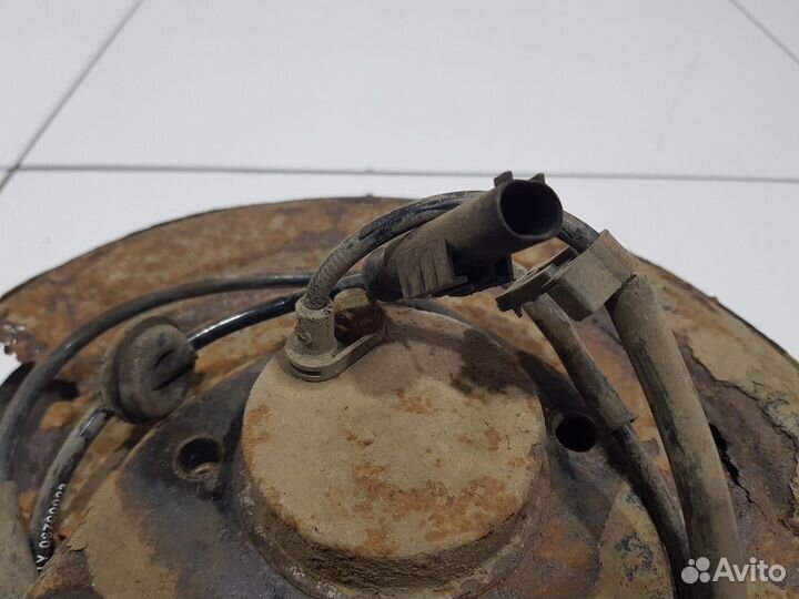 Ступица задняя правая с тормозным диском